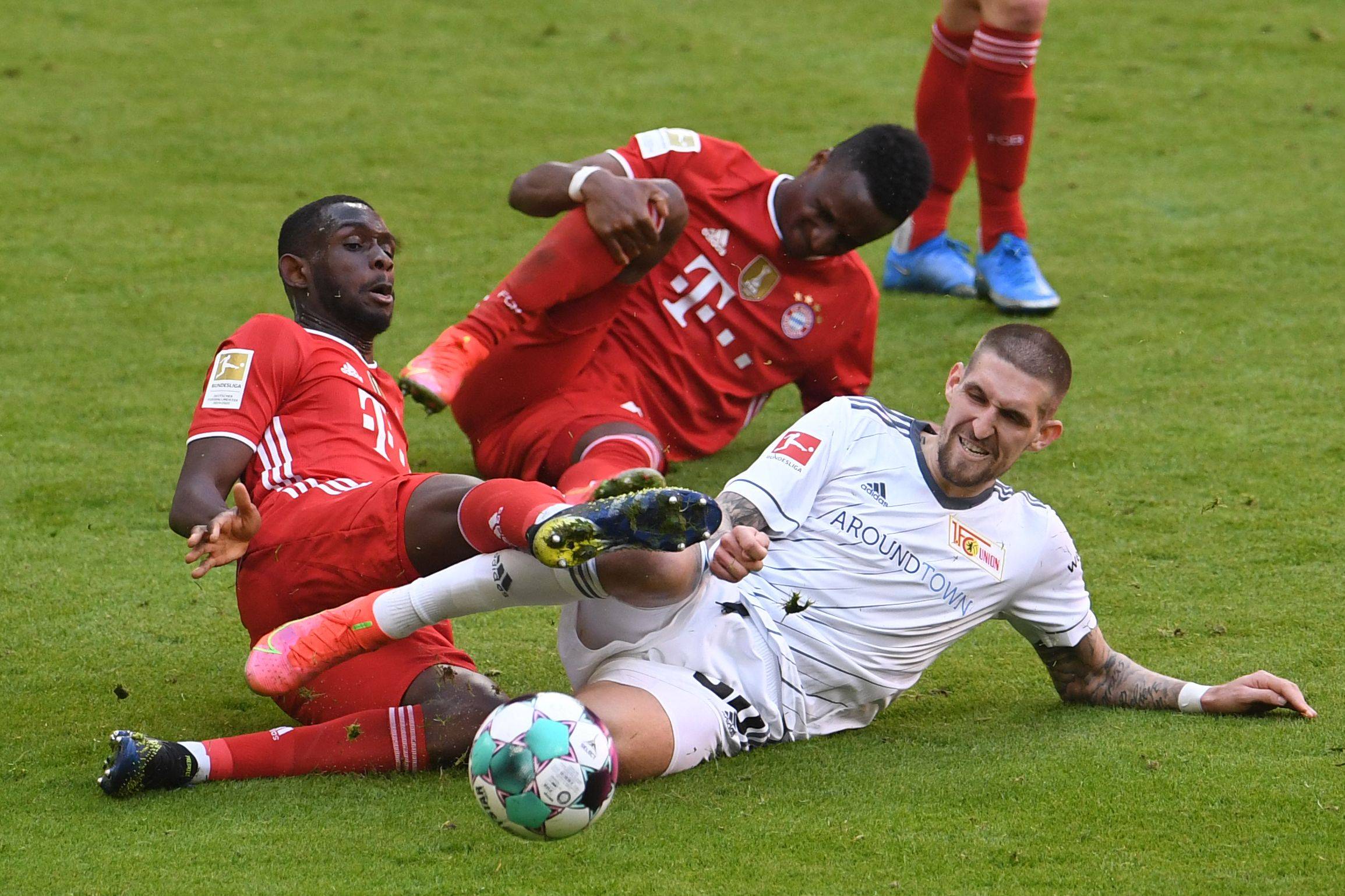 柏林联队赢得德比战,取得重要三分 柏林联队赢得德比战,取得重要三分