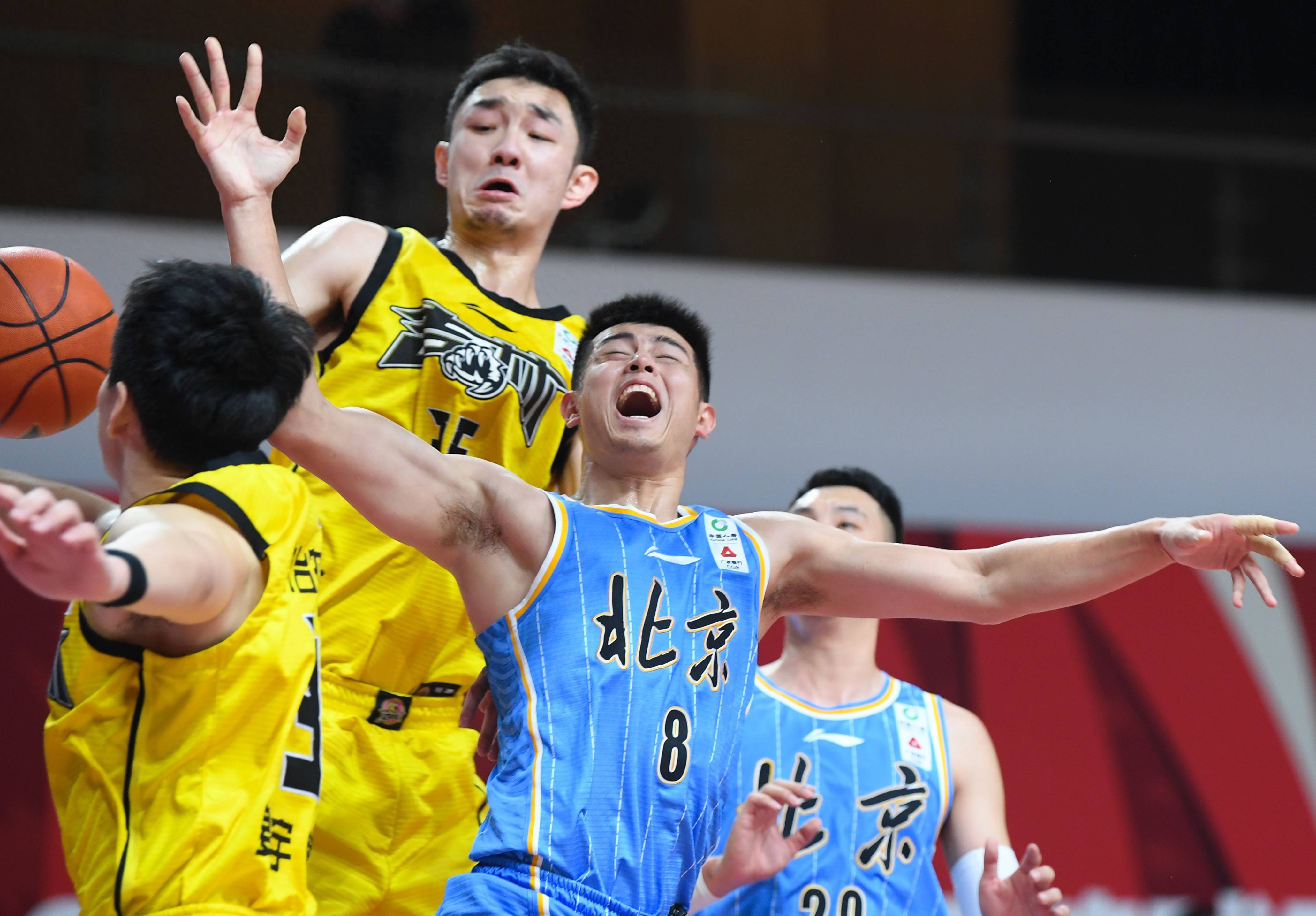 辽宁男篮紧追榜首,豪取胜利 辽宁男篮紧追榜首,豪取胜利