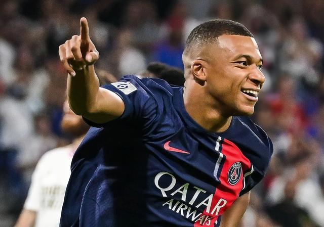 巴黎圣日耳曼大胜对手，强势登顶的简单介绍