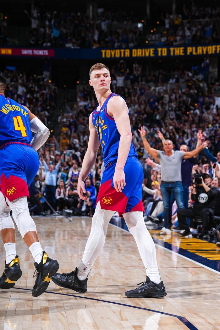 B体育体育视频-关于开拓者逆转掘金，晋级西部半决赛的信息