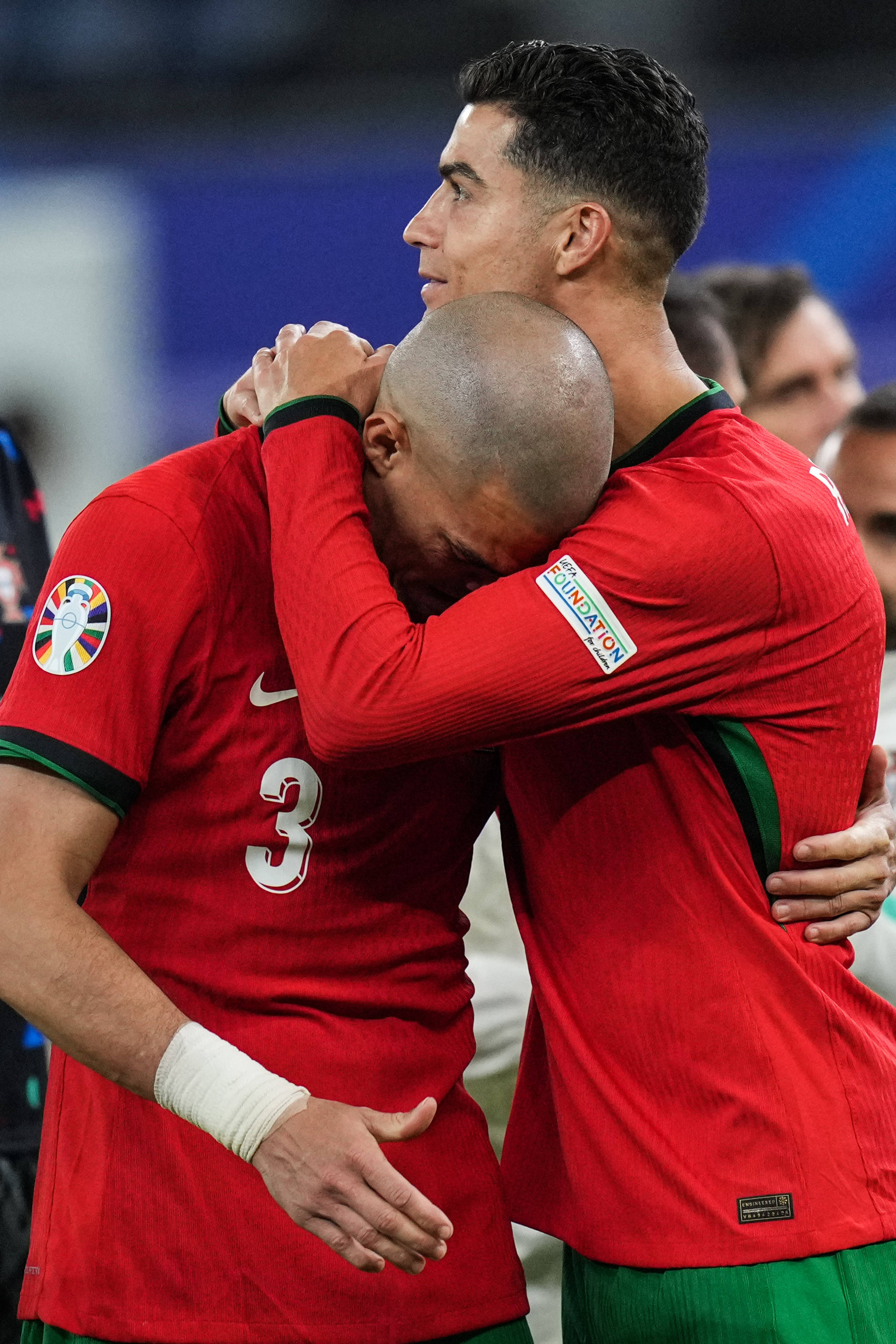 关于西班牙队在足球比赛中彪炳战绩，掀起热潮的信息