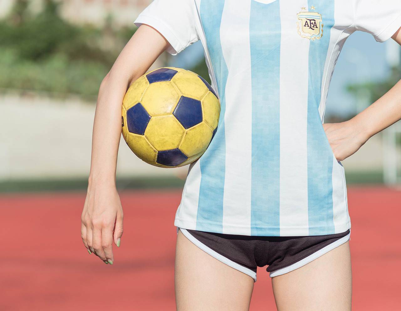 关于科特迪瓦女足锻炼素质，为下轮比赛做好准备的信息