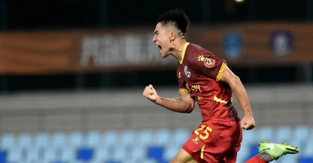 哈尔滨队险胜江苏队，保持不败纪录