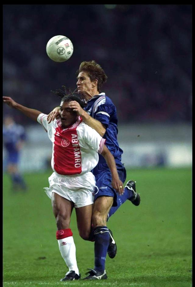 B体育体育登录入口-阿贾克斯门将神勇扑救，帮助球队获胜的简单介绍