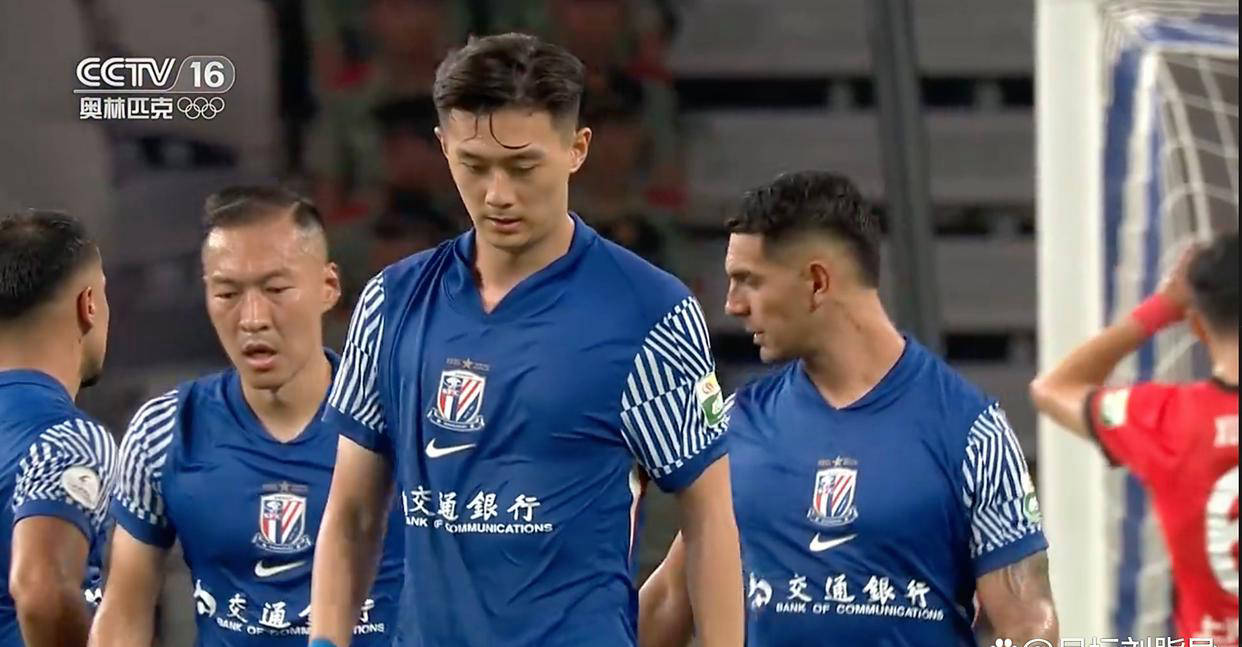 B体育体育注册-申花队员受伤离场，球队陷入困境