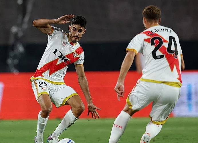 包含奥萨苏纳主场战胜巴列卡诺，势头强劲的词条