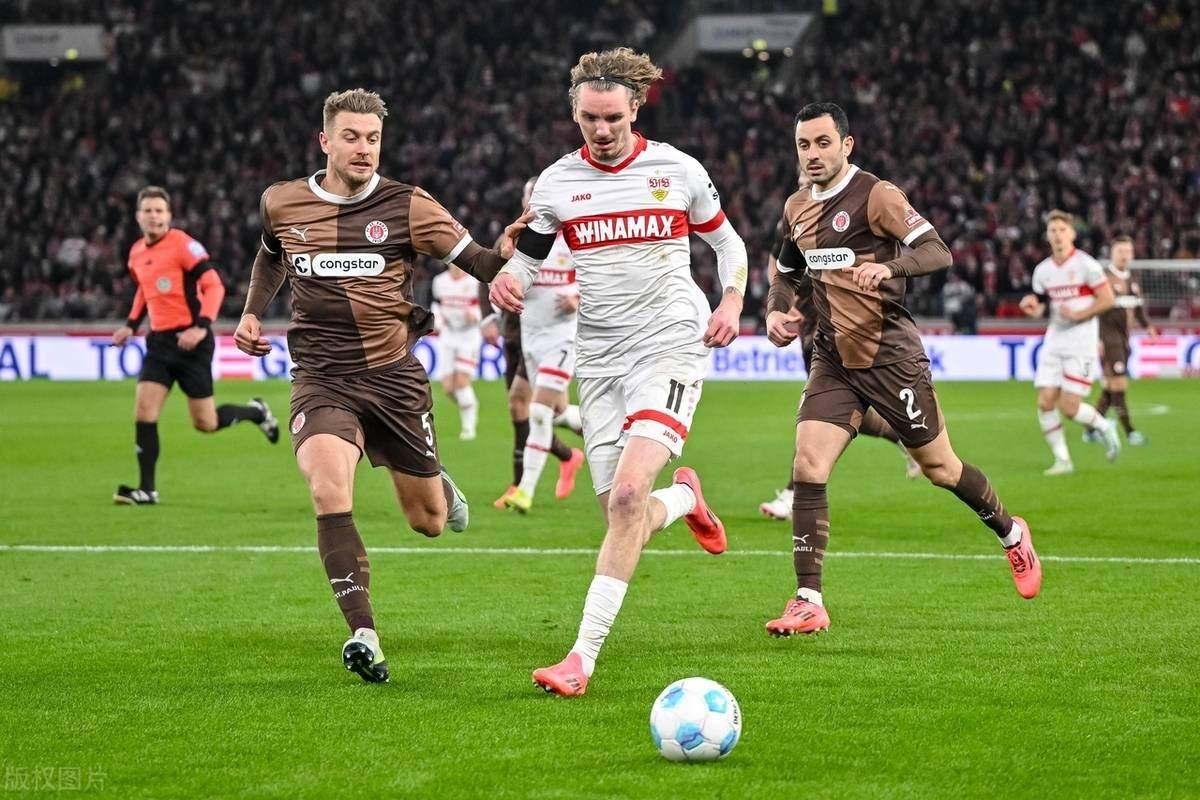 B体育体育官网入口-斯图加特客场遭遇惊险，终场比逼平奥格斯堡的简单介绍