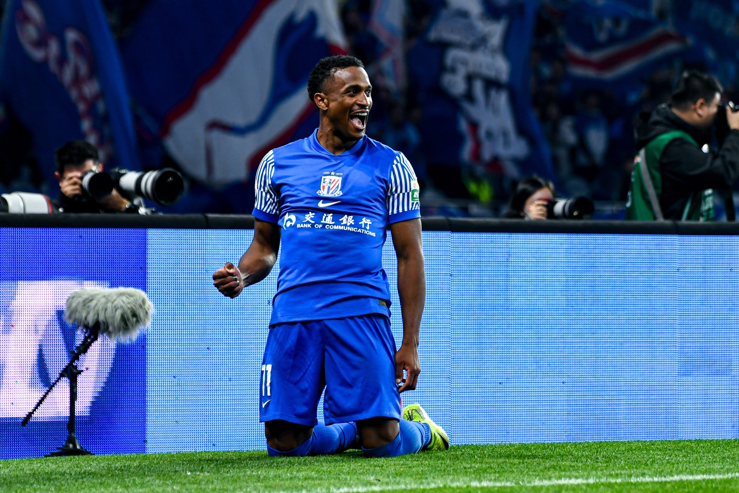 B体育体育登录-申花迎来胜利，意气风发力压联赛前列的简单介绍