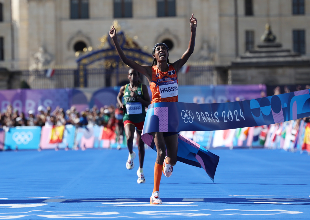 荷兰田径选手获得马拉松比赛金牌 荷兰田径选手获得马拉松比赛金牌