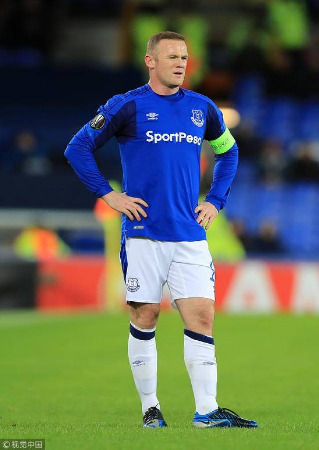 关于捷克客场逆转，锁定小组头名晋级的信息