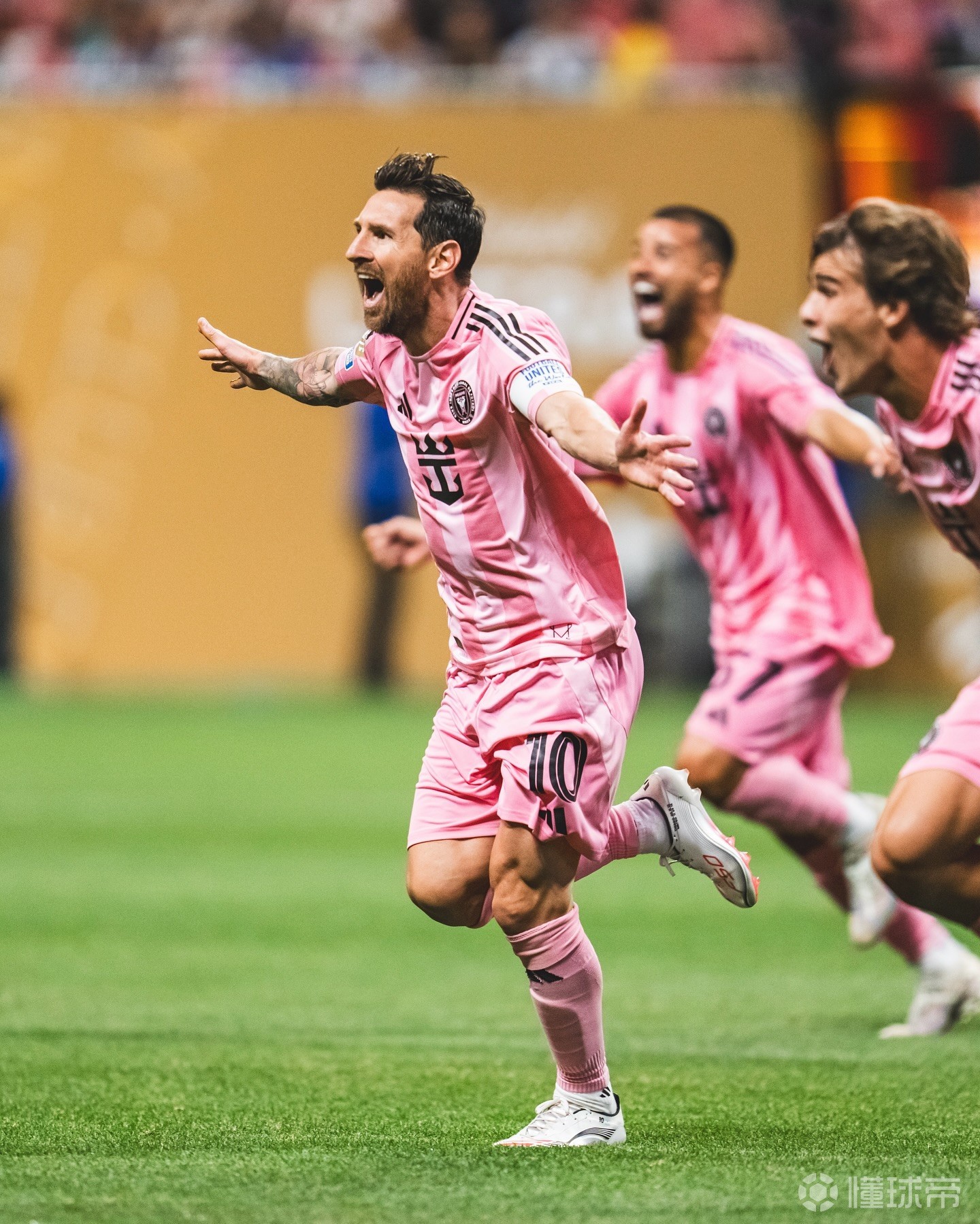 B体育体育vip注册-梅西独领风骚，一己之力带领球队胜利